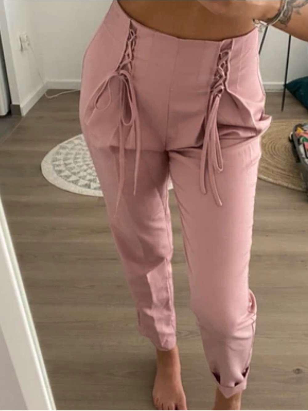 Missguided Lace-Up High Waist Cropped Pants in Dusty Pink